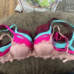 2 Pink Bras and 2 Victoria Secret used 32B